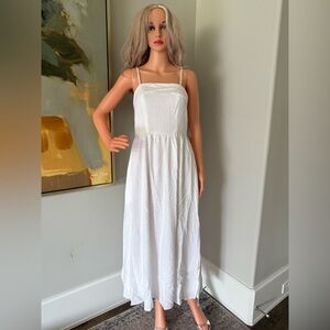 NWT Never worn Gorgeous and Super Comfortable White Midi Dress